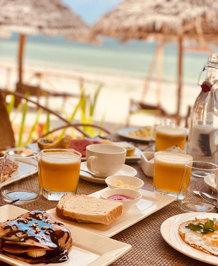 Helwas Zanzibar Beach Hotel Bwejuu Eksteriør billede