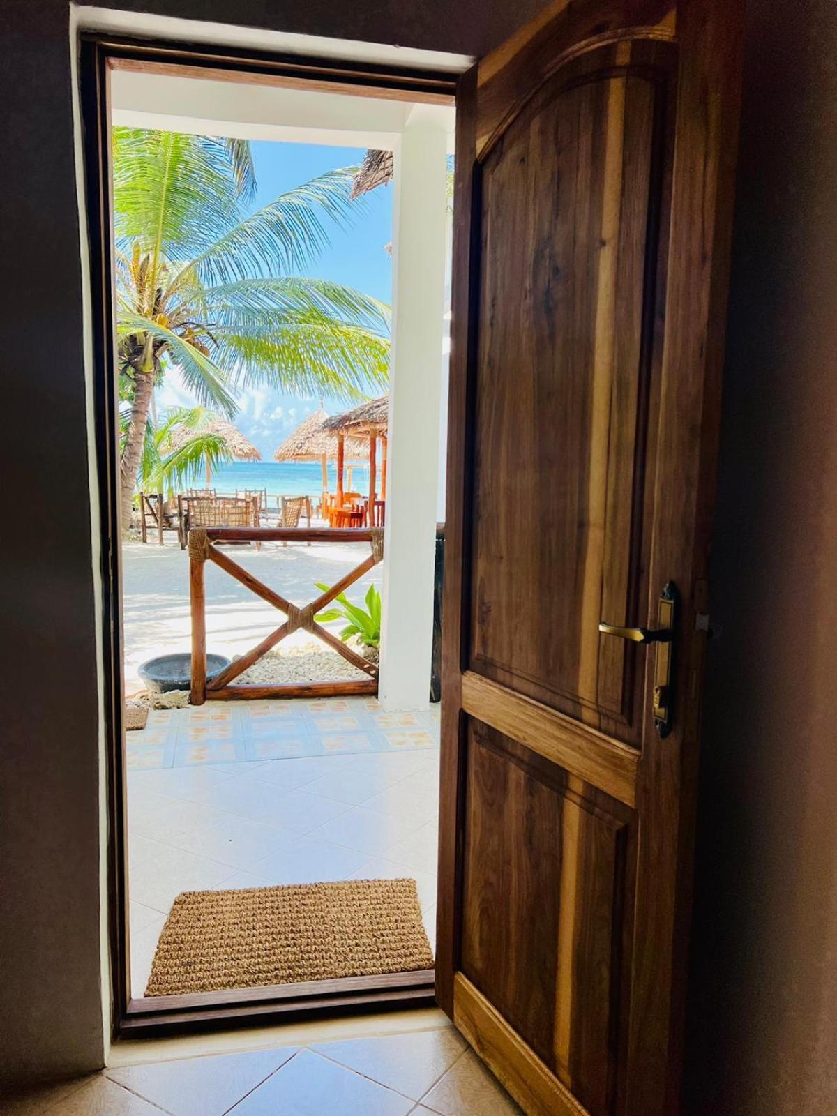 Helwas Zanzibar Beach Hotel Bwejuu Eksteriør billede