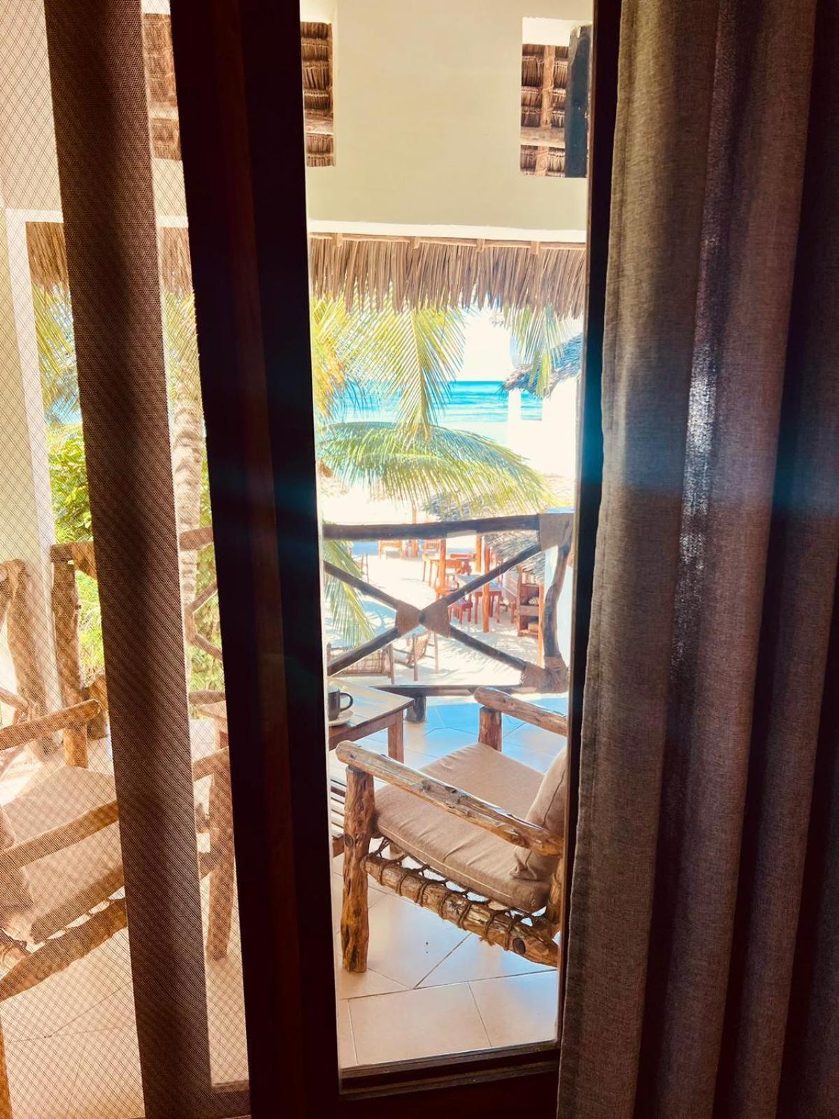 Helwas Zanzibar Beach Hotel Bwejuu Eksteriør billede