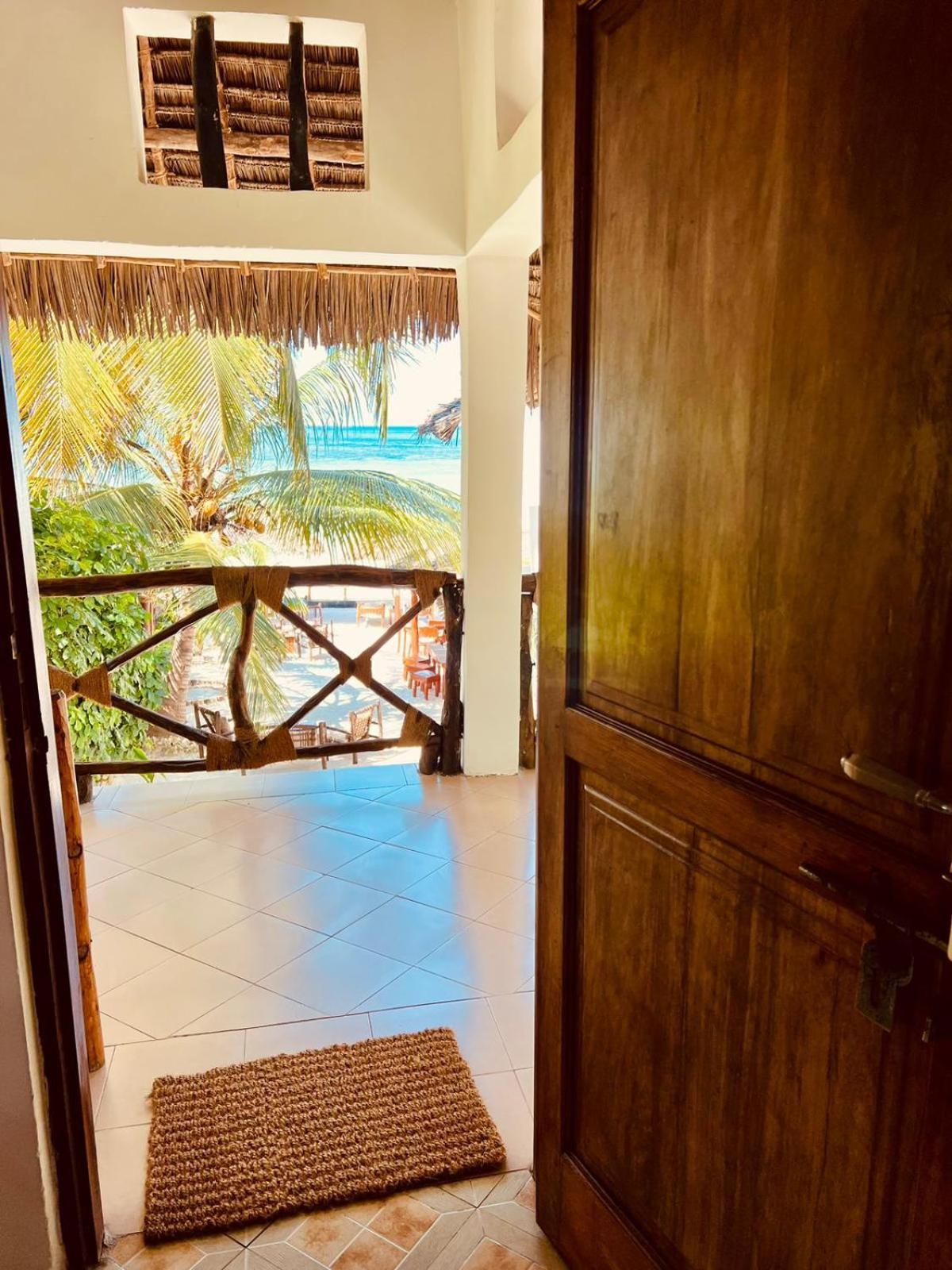 Helwas Zanzibar Beach Hotel Bwejuu Eksteriør billede